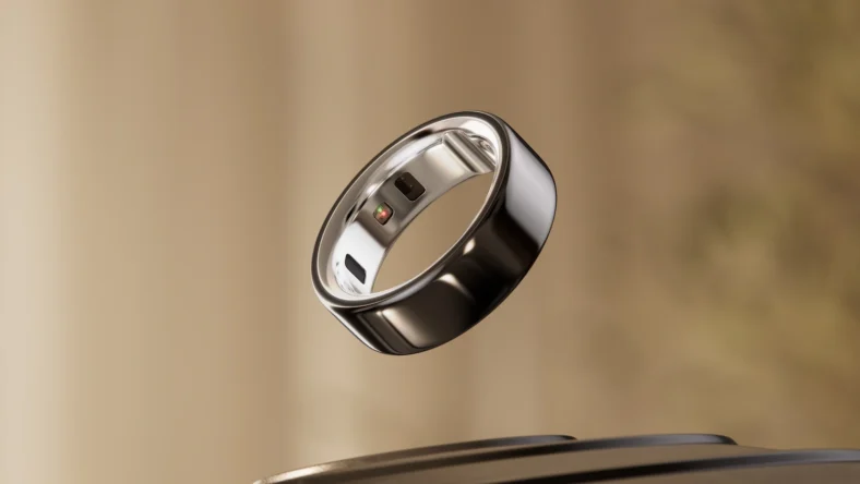 Oura Ring 4 in silver