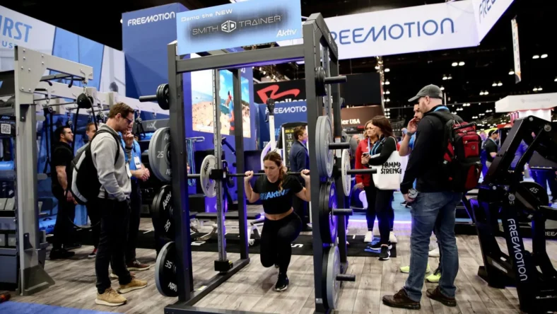 woman works out inside an Aktiv 3D machine